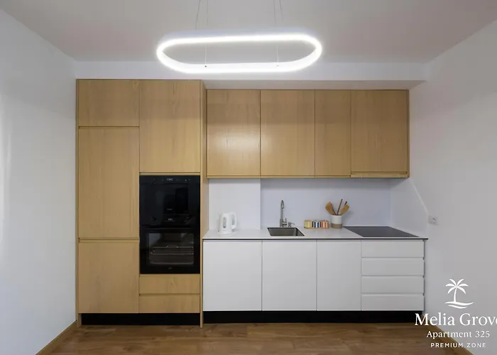 Διαμέρισμα Melia Grove 325 *